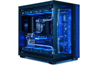 Custom-Wasserkühlung mit verchromten HardTubes und Distroplate