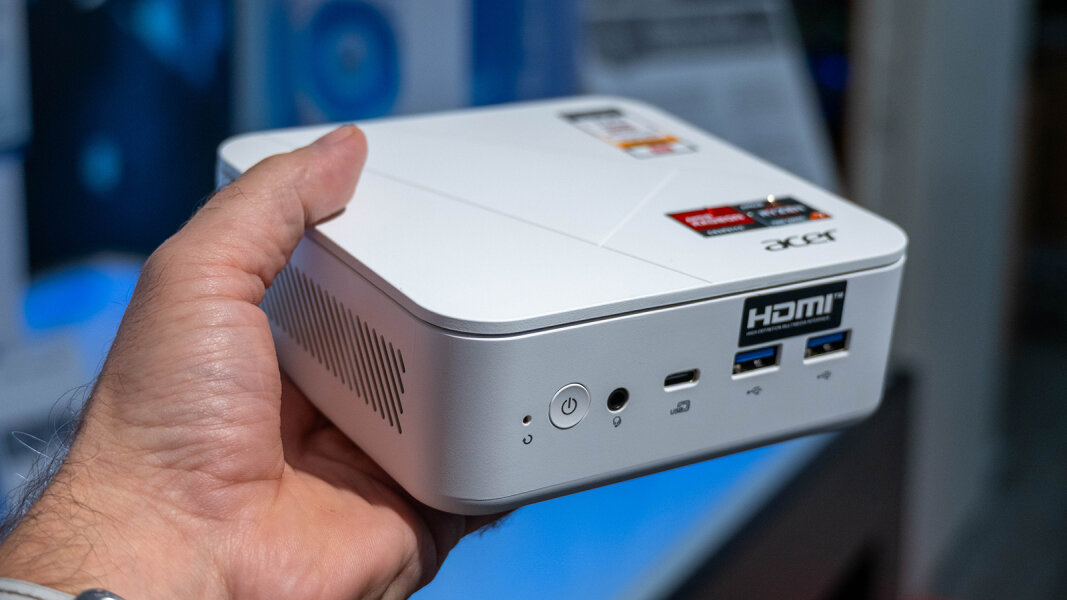 Acer Revo Mini-PC – kompakte Bauweise im Größenvergleich – © neon COMPUTER GmbH